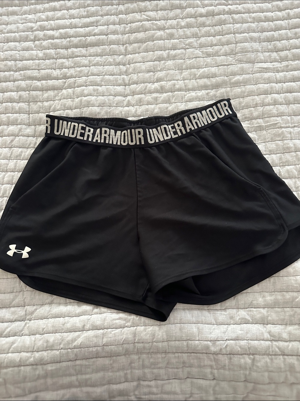 Under Armour Black Women's Performance Athletic Shorts size Small